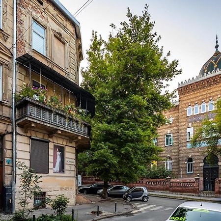 Leontovycha Apartment Lviv Ngoại thất bức ảnh