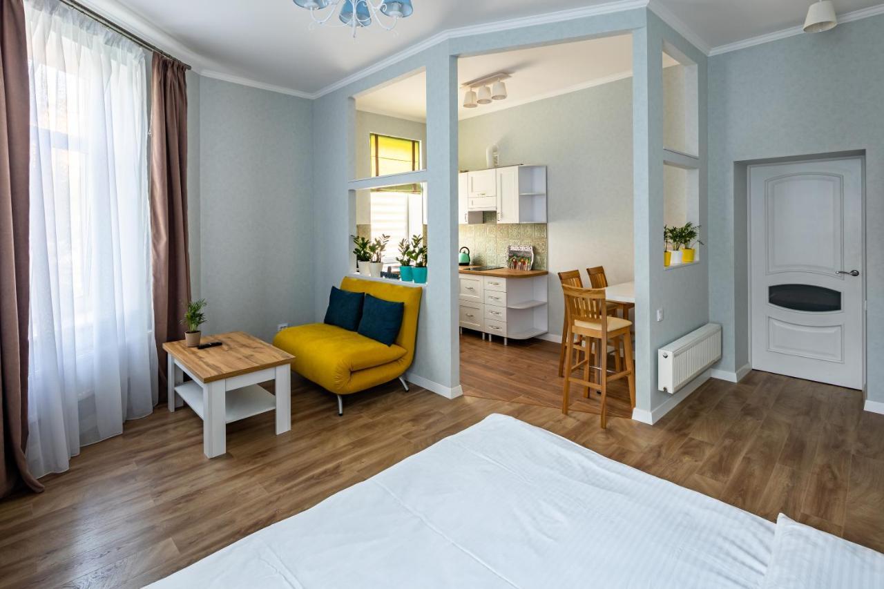 Leontovycha Apartment Lviv Ngoại thất bức ảnh